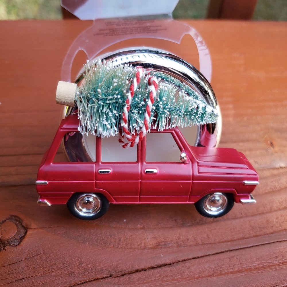 Bath and Body Works Winter Themed Red Truck, Tree & Snow Air Freshener Car Clip